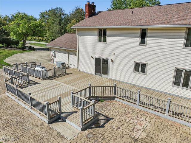 11785 Stonegate Drive, Chardon, OH 44024