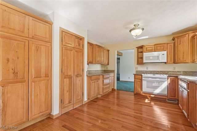 11785 Stonegate Drive, Chardon, OH 44024