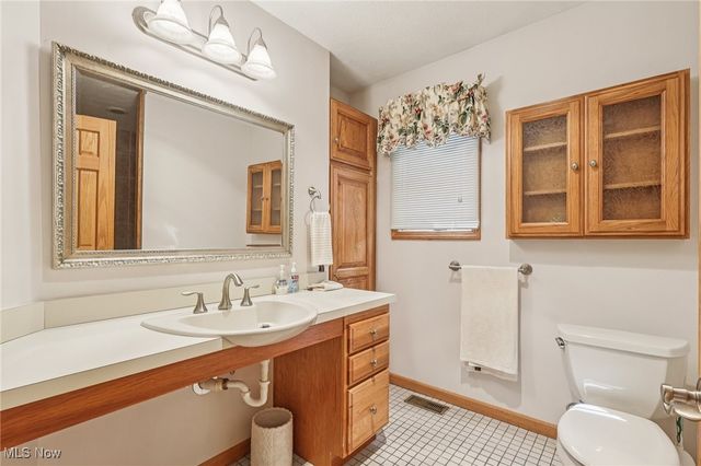 11785 Stonegate Drive, Chardon, OH 44024