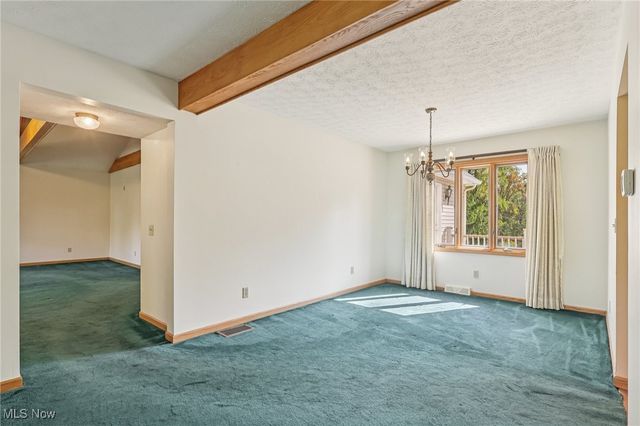 11785 Stonegate Drive, Chardon, OH 44024