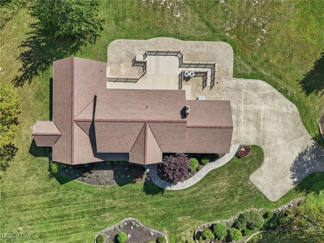 11785 Stonegate Drive, Chardon, OH 44024