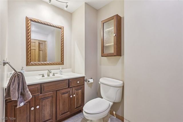 11785 Stonegate Drive, Chardon, OH 44024