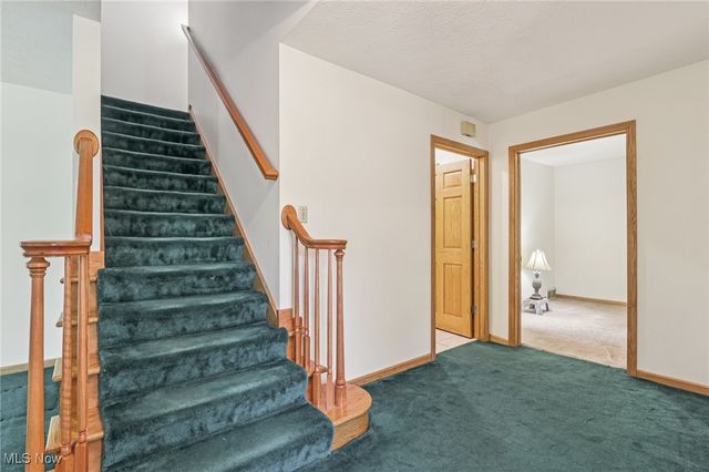 11785 Stonegate Drive, Chardon, OH 44024