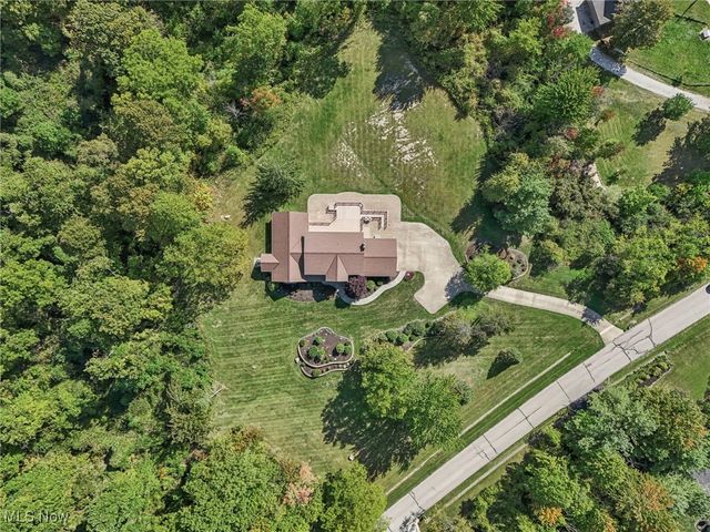 11785 Stonegate Drive, Chardon, OH 44024