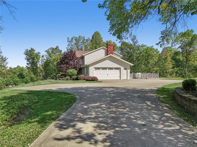 11785 Stonegate Drive, Chardon, OH 44024