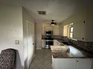 718 Westbury Street, West Orange, TX 77630