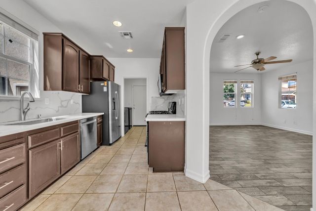 703 Ward Way, Folsom, CA 95630