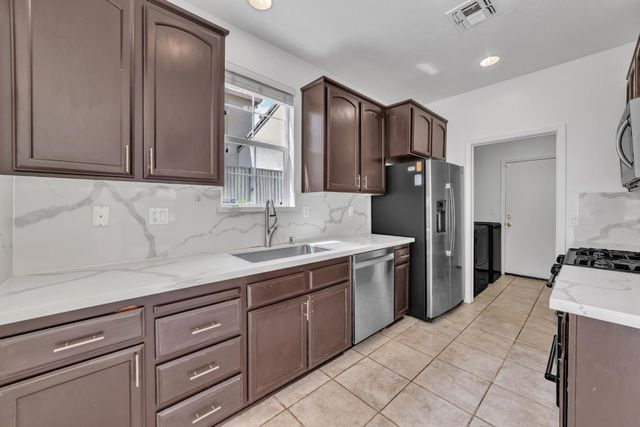703 Ward Way, Folsom, CA 95630