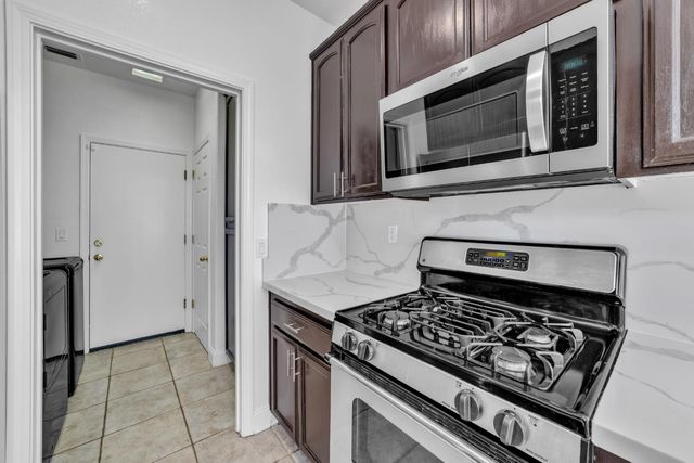 703 Ward Way, Folsom, CA 95630