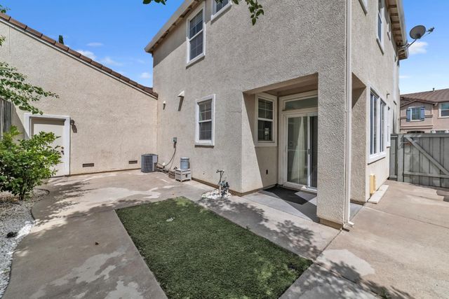 703 Ward Way, Folsom, CA 95630