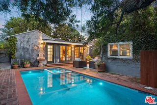 5401 Columbus Avenue, Sherman Oaks, CA 91411