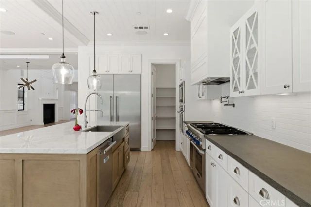 1405 Oak Avenue, Manhattan Beach, CA 90266