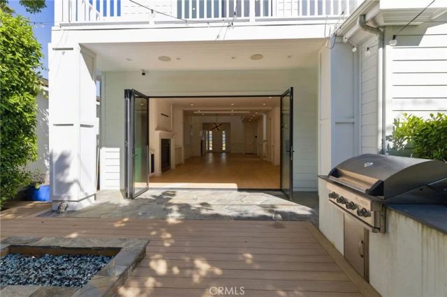 1405 Oak Avenue, Manhattan Beach, CA 90266