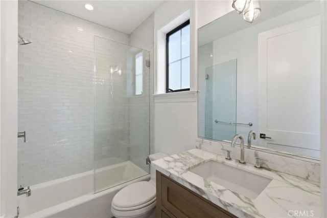 1405 Oak Avenue, Manhattan Beach, CA 90266