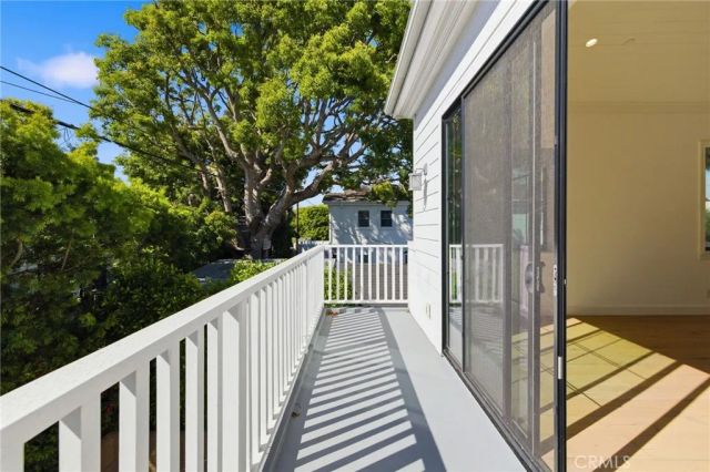 1405 Oak Avenue, Manhattan Beach, CA 90266