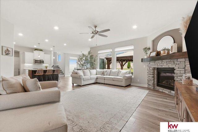 10409 S 106th Street, Papillion, NE 68046