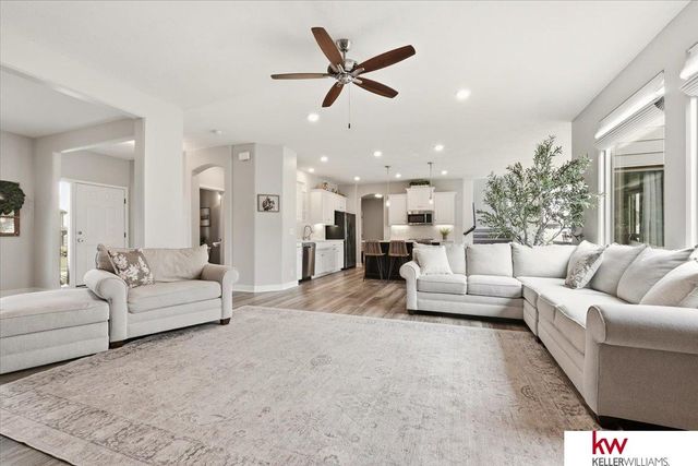 10409 S 106th Street, Papillion, NE 68046