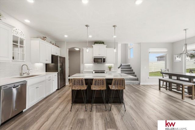 10409 S 106th Street, Papillion, NE 68046