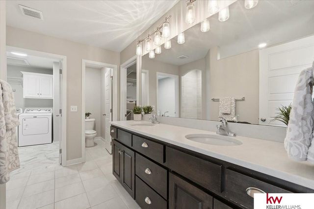 10409 S 106th Street, Papillion, NE 68046