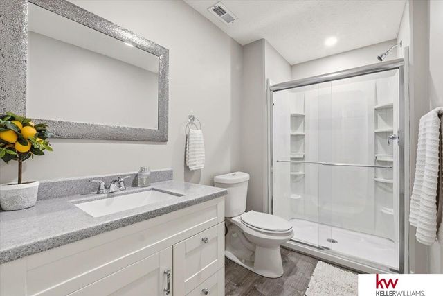 10409 S 106th Street, Papillion, NE 68046