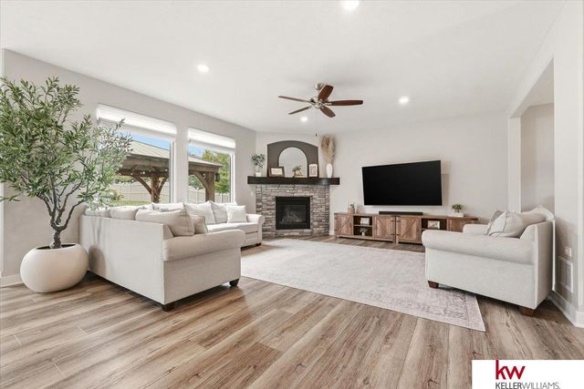 10409 S 106th Street, Papillion, NE 68046