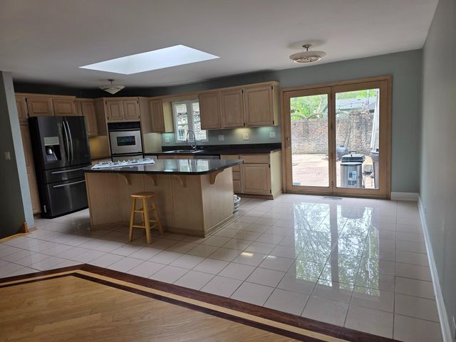 5787 N Clifford Avenue, Chicago, IL 60646