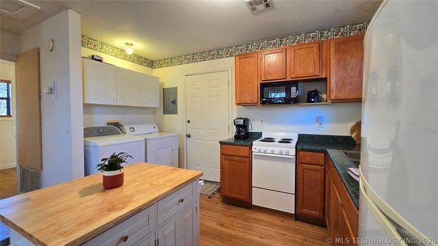 240 W French Street, Eufaula, OK 74432