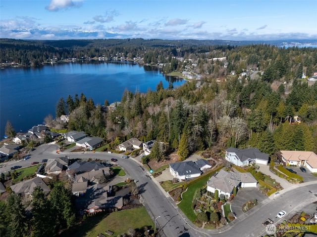 6022 Osprey Circle, Bremerton, WA 98312