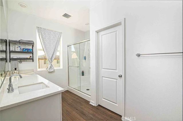 33197 Opal Glass Drive, Winchester, CA 92596