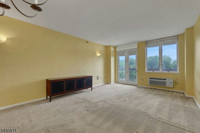 10 Smith Manor Blvd 804, West Orange Twp., NJ 07052