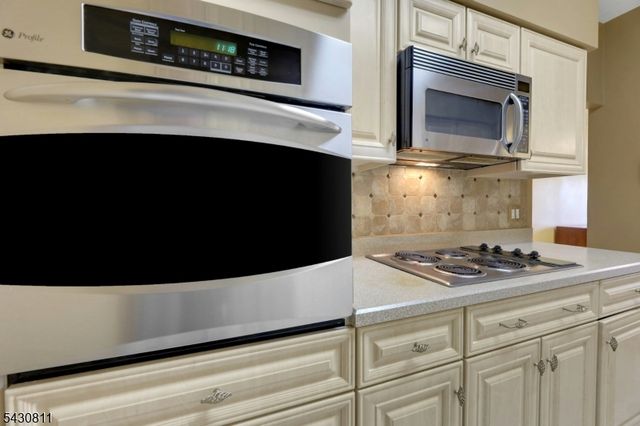 10 Smith Manor Blvd 804, West Orange Twp., NJ 07052