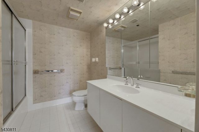 10 Smith Manor Blvd 804, West Orange Twp., NJ 07052