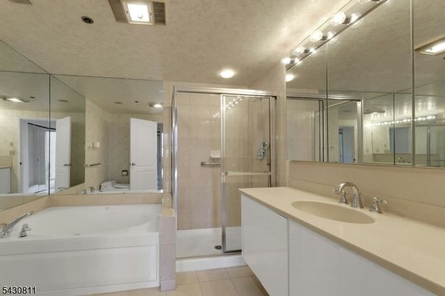 10 Smith Manor Blvd 804, West Orange Twp., NJ 07052