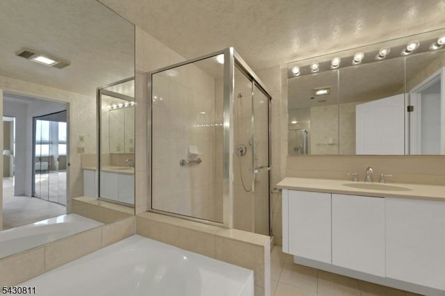 10 Smith Manor Blvd 804, West Orange Twp., NJ 07052