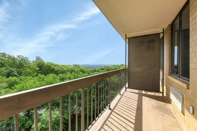 10 Smith Manor Blvd 804, West Orange Twp., NJ 07052