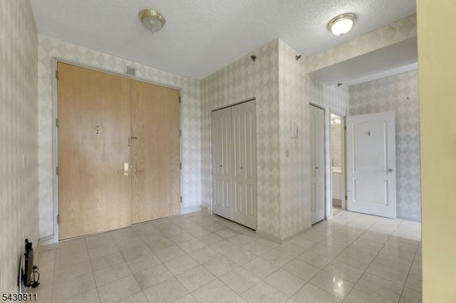 10 Smith Manor Blvd 804, West Orange Twp., NJ 07052