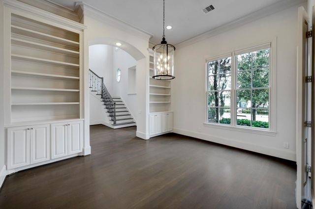 7505 Awty School Lane, Houston, TX 77055