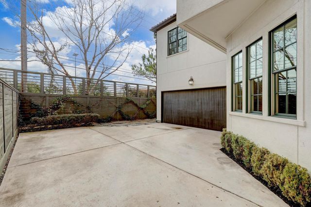 7505 Awty School Lane, Houston, TX 77055