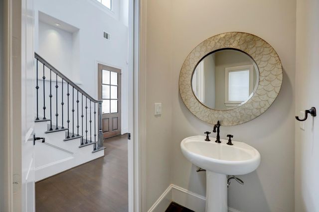 7505 Awty School Lane, Houston, TX 77055