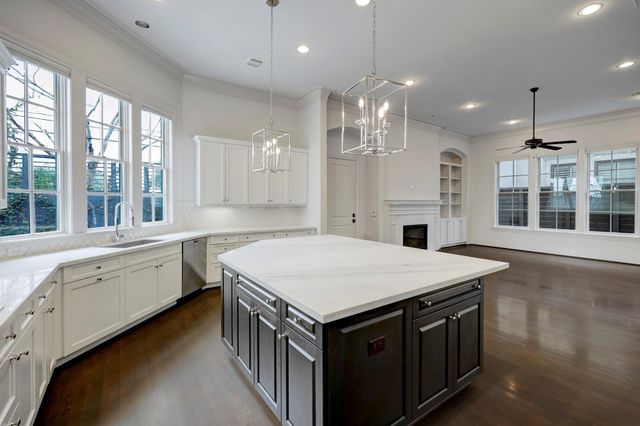 7505 Awty School Lane, Houston, TX 77055