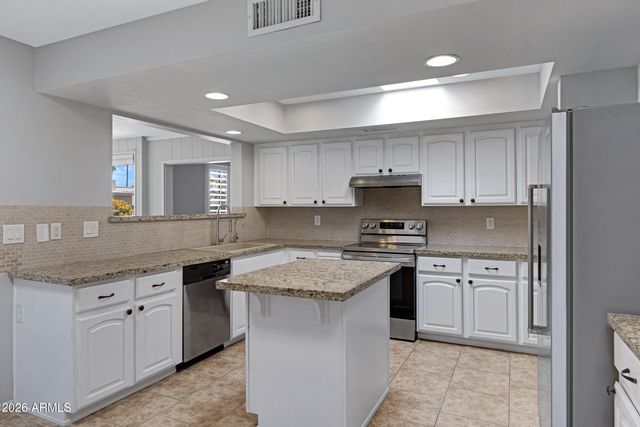 25829 S Beech Creek Drive, Sun Lakes, AZ 85248