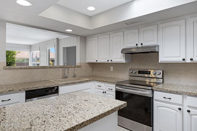 25829 S Beech Creek Drive, Sun Lakes, AZ 85248