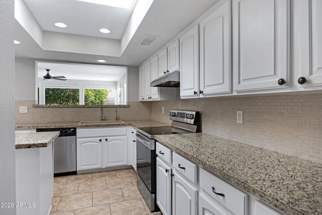 25829 S Beech Creek Drive, Sun Lakes, AZ 85248