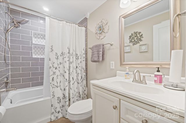 3842 Dowell Street, Hickory, NC 28602