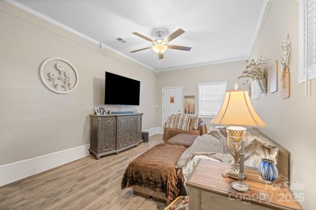 3842 Dowell Street, Hickory, NC 28602