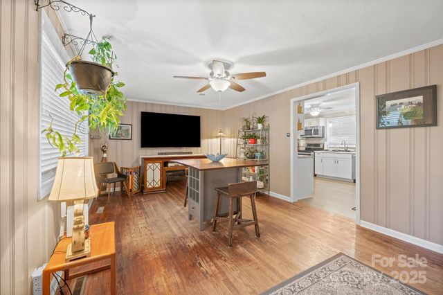 3842 Dowell Street, Hickory, NC 28602