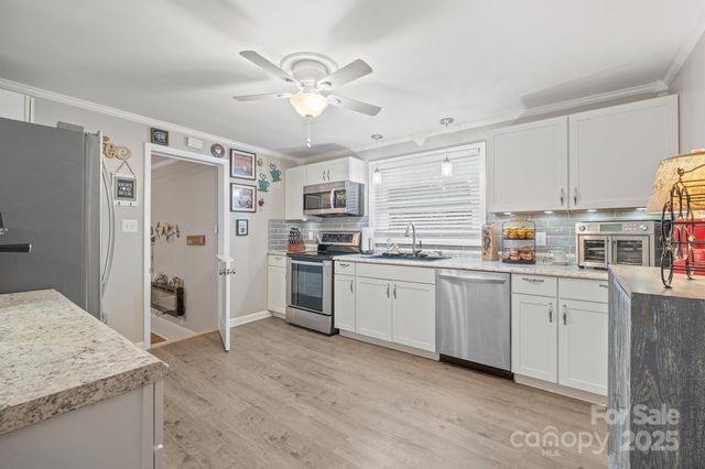 3842 Dowell Street, Hickory, NC 28602