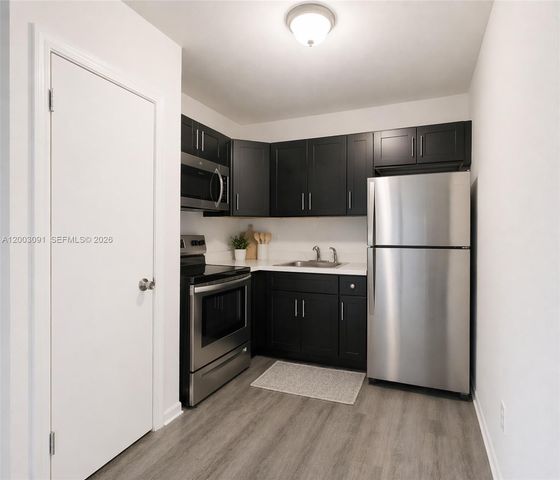 1177 NW 8th St Rd 5, Miami, FL 33136