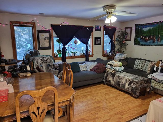 1583 River Road, Weare, NH 03281