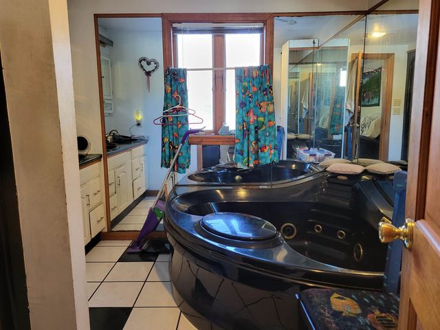 1583 River Road, Weare, NH 03281